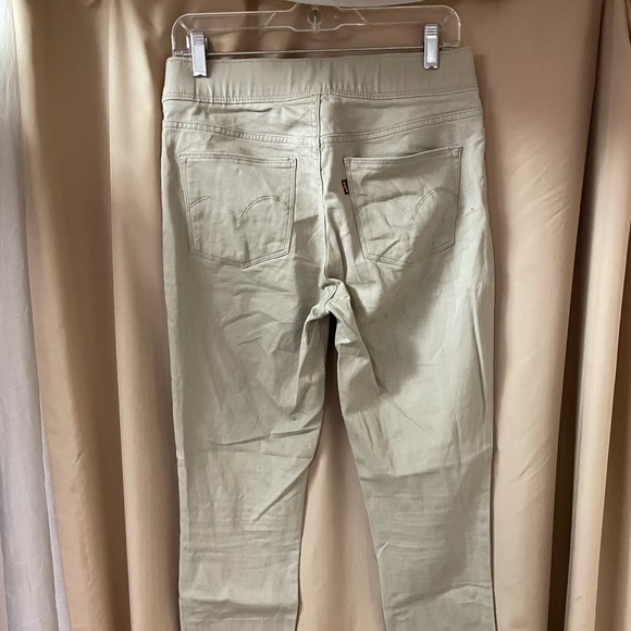 Levi’s skinny khaki pants size 8 - Picture 3 of 8